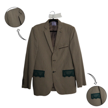 Cargar imagen en el visor de la galería, Upcycled Blazer con Encaje