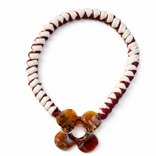 Load image into Gallery viewer, Violeta Flower Necklace
