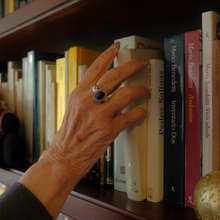 Cargar imagen en el visor de la galería, Abuela's Ring
