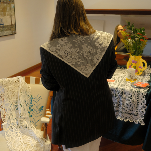 Upcycled Blazer con Encaje